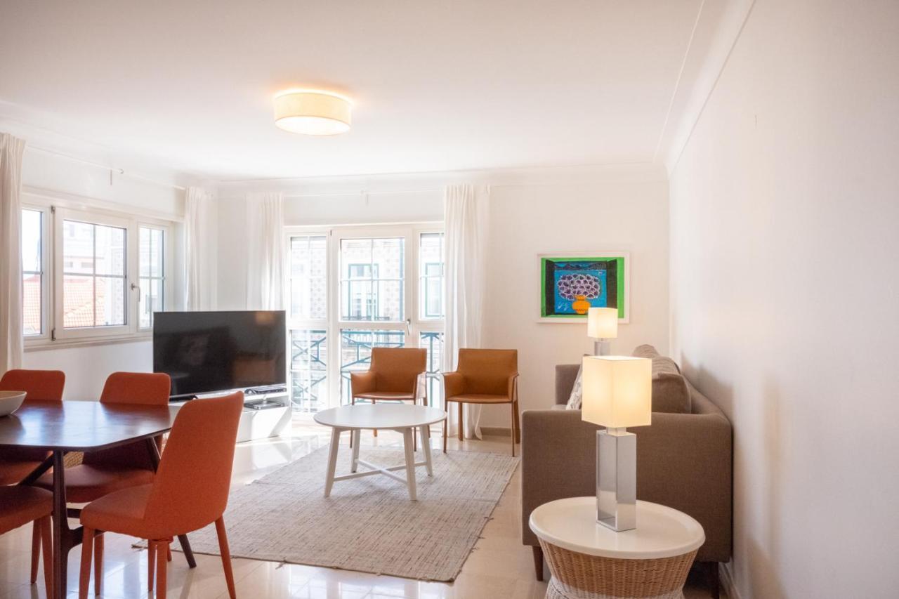 Stylish Apartment With Parking By Lovelystay Lisbon Exterior photo