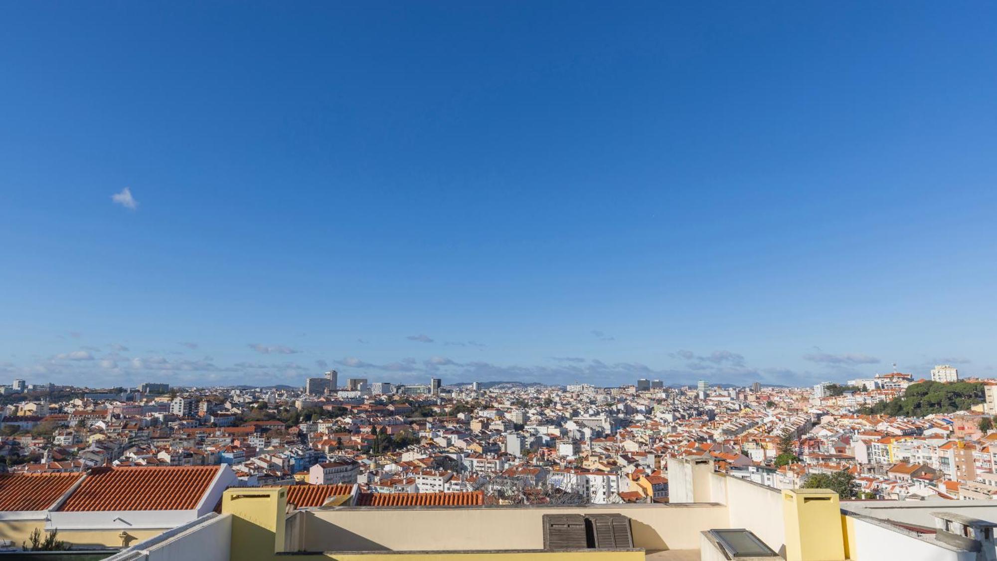 Stylish Apartment With Parking By Lovelystay Lisbon Exterior photo