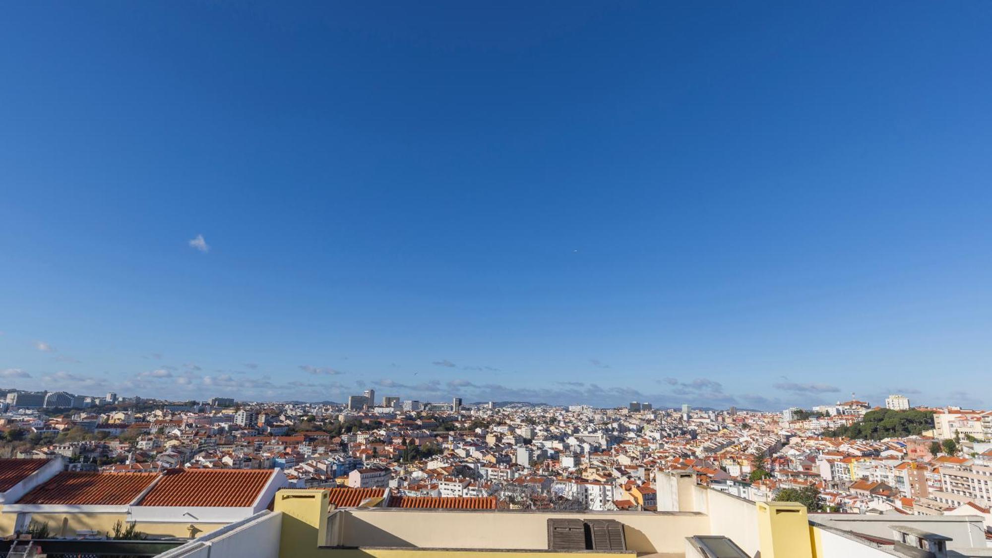 Stylish Apartment With Parking By Lovelystay Lisbon Exterior photo