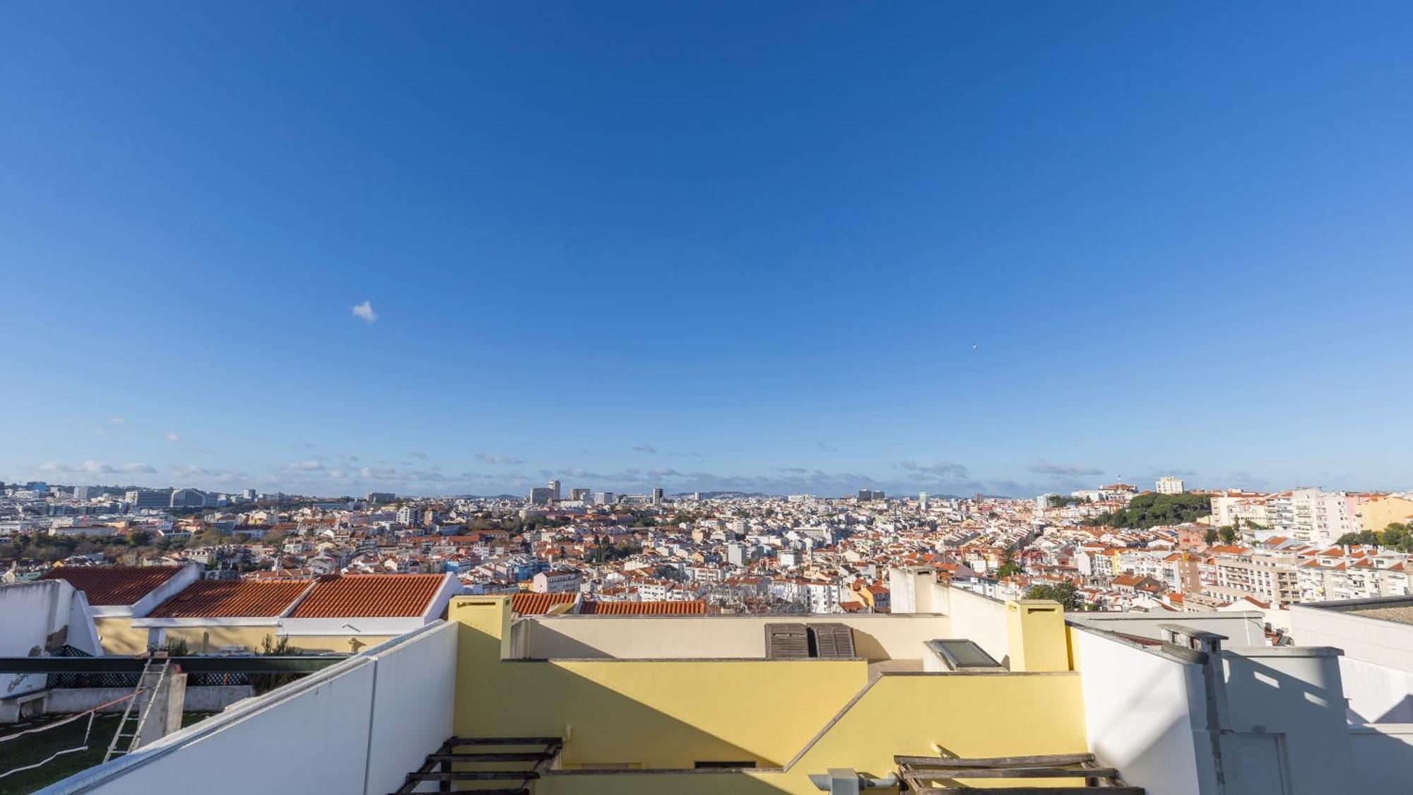 Stylish Apartment With Parking By Lovelystay Lisbon Exterior photo