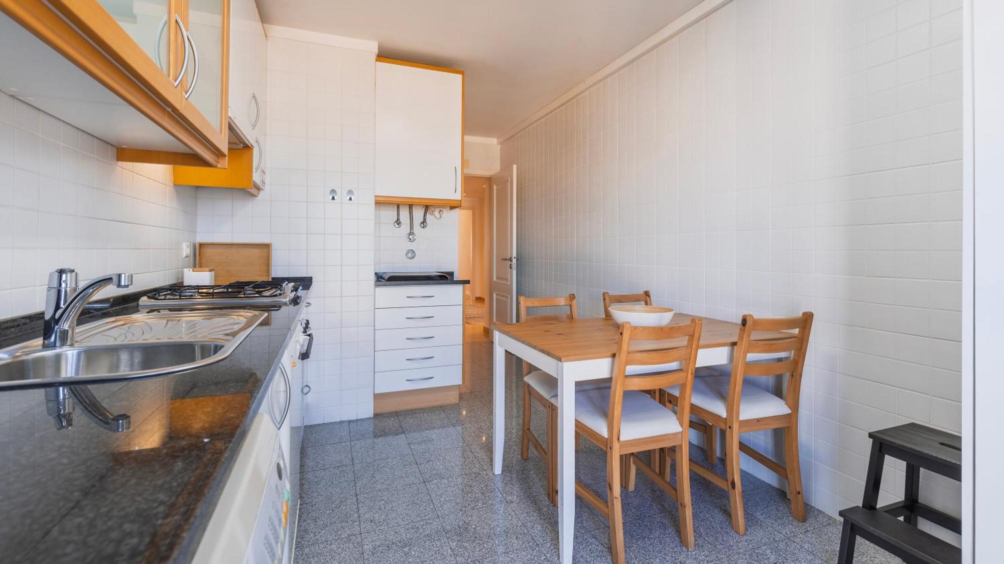 Stylish Apartment With Parking By Lovelystay Lisbon Exterior photo