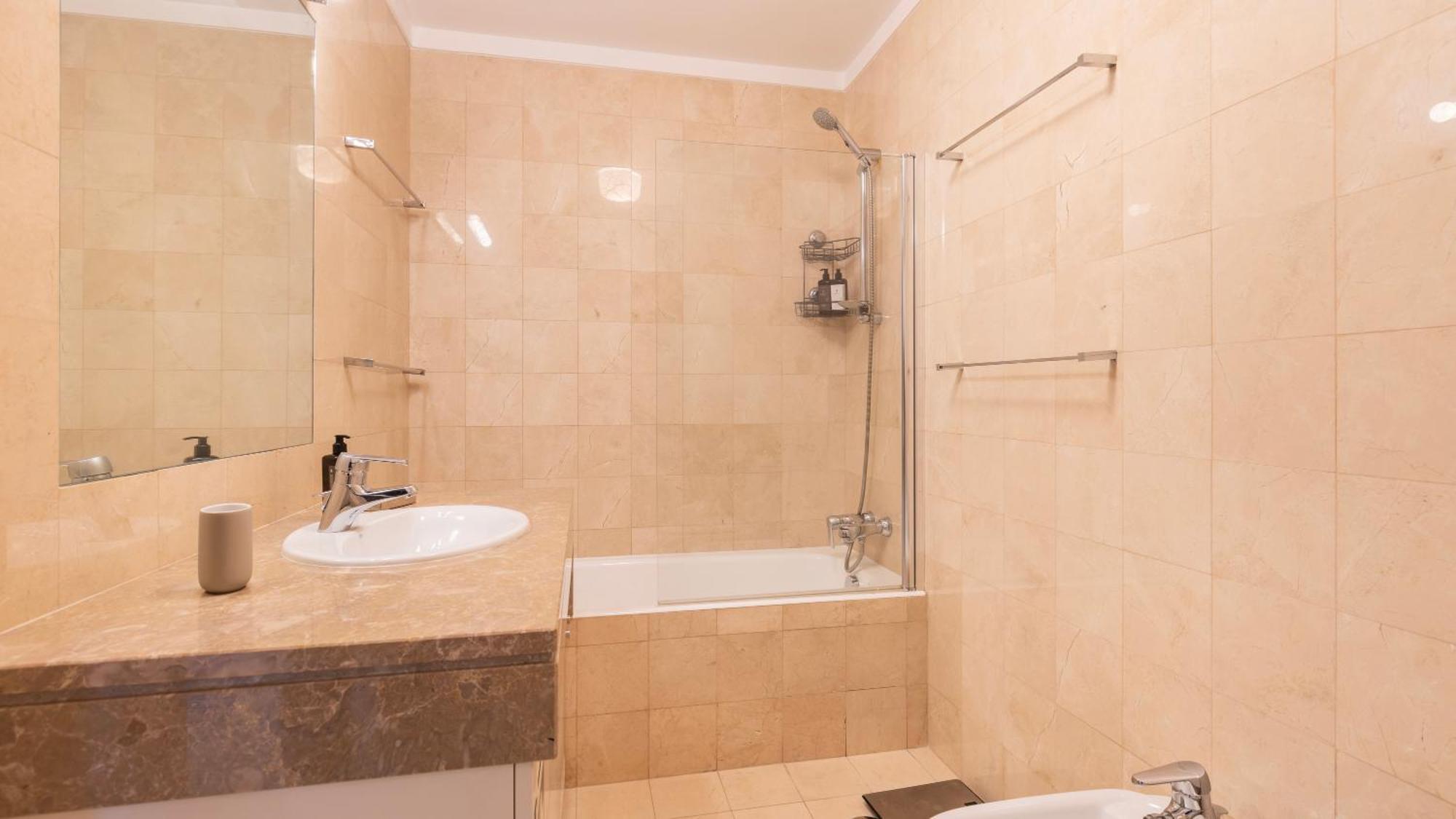 Stylish Apartment With Parking By Lovelystay Lisbon Exterior photo