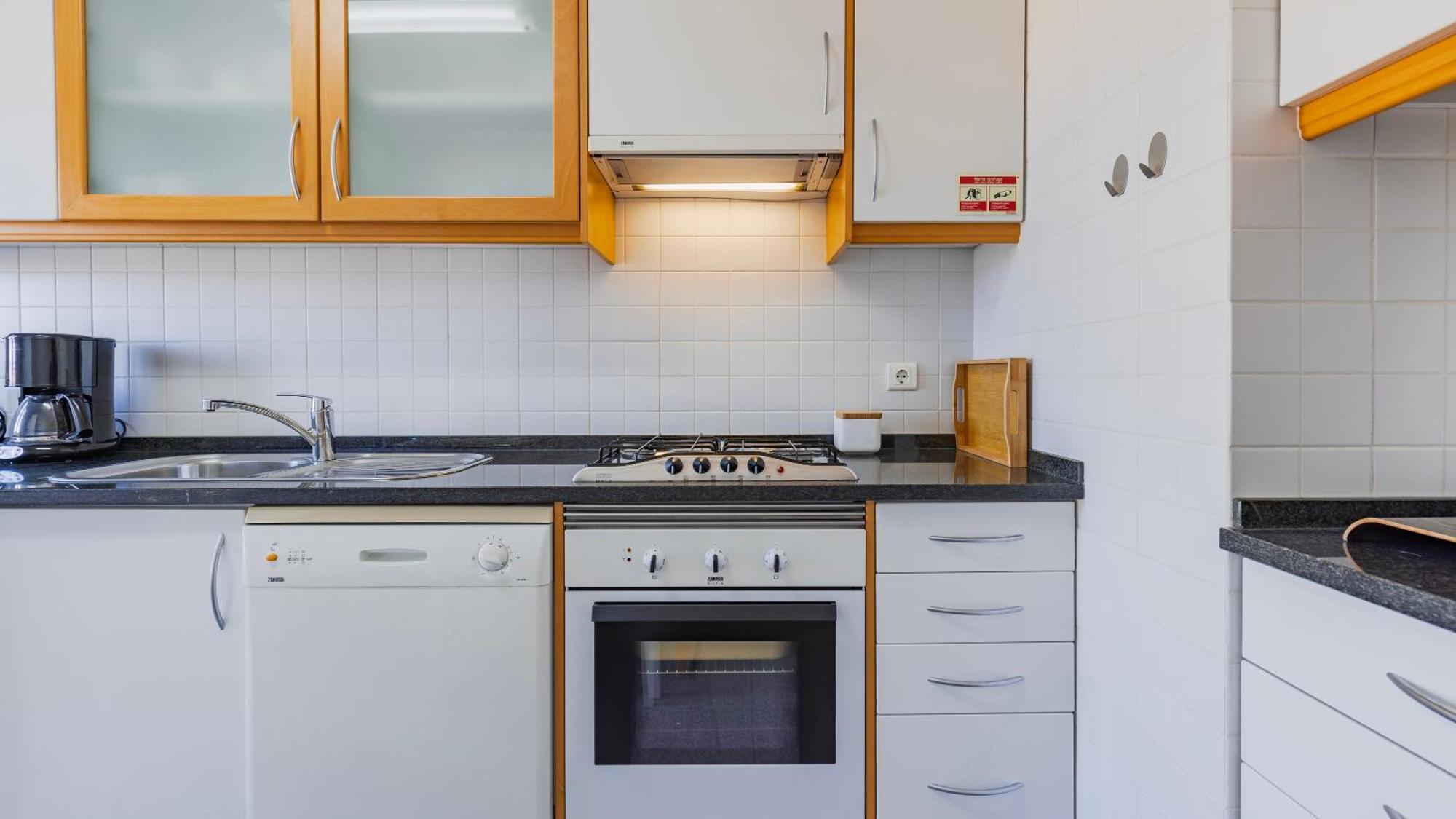 Stylish Apartment With Parking By Lovelystay Lisbon Exterior photo