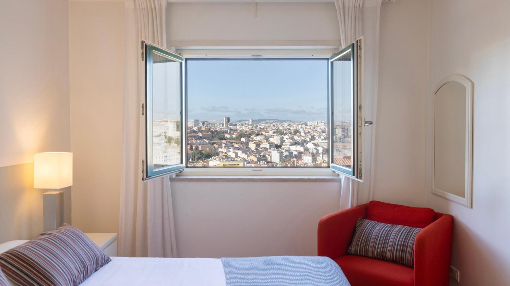 Stylish Apartment With Parking By Lovelystay Lisbon Exterior photo