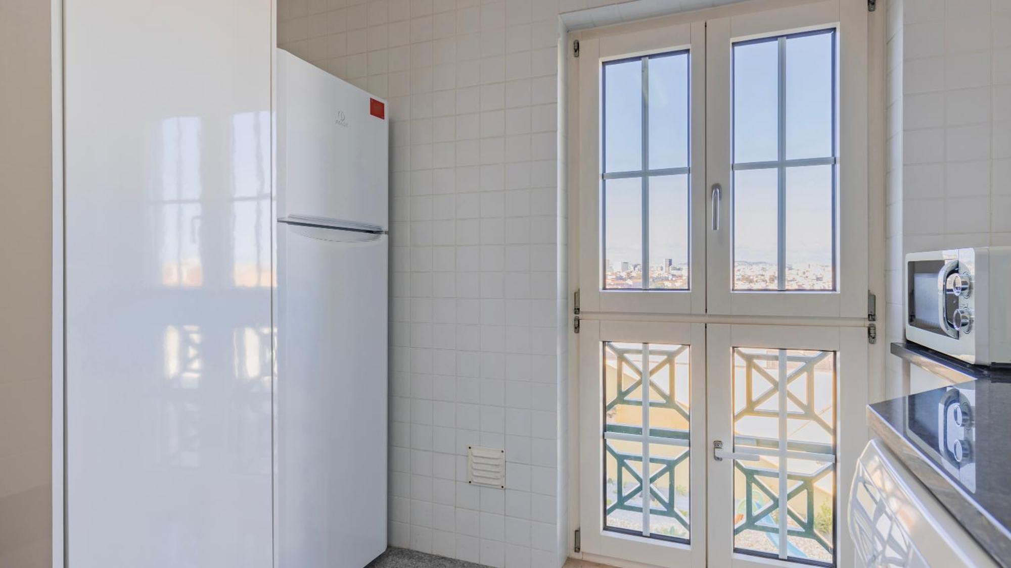 Stylish Apartment With Parking By Lovelystay Lisbon Exterior photo