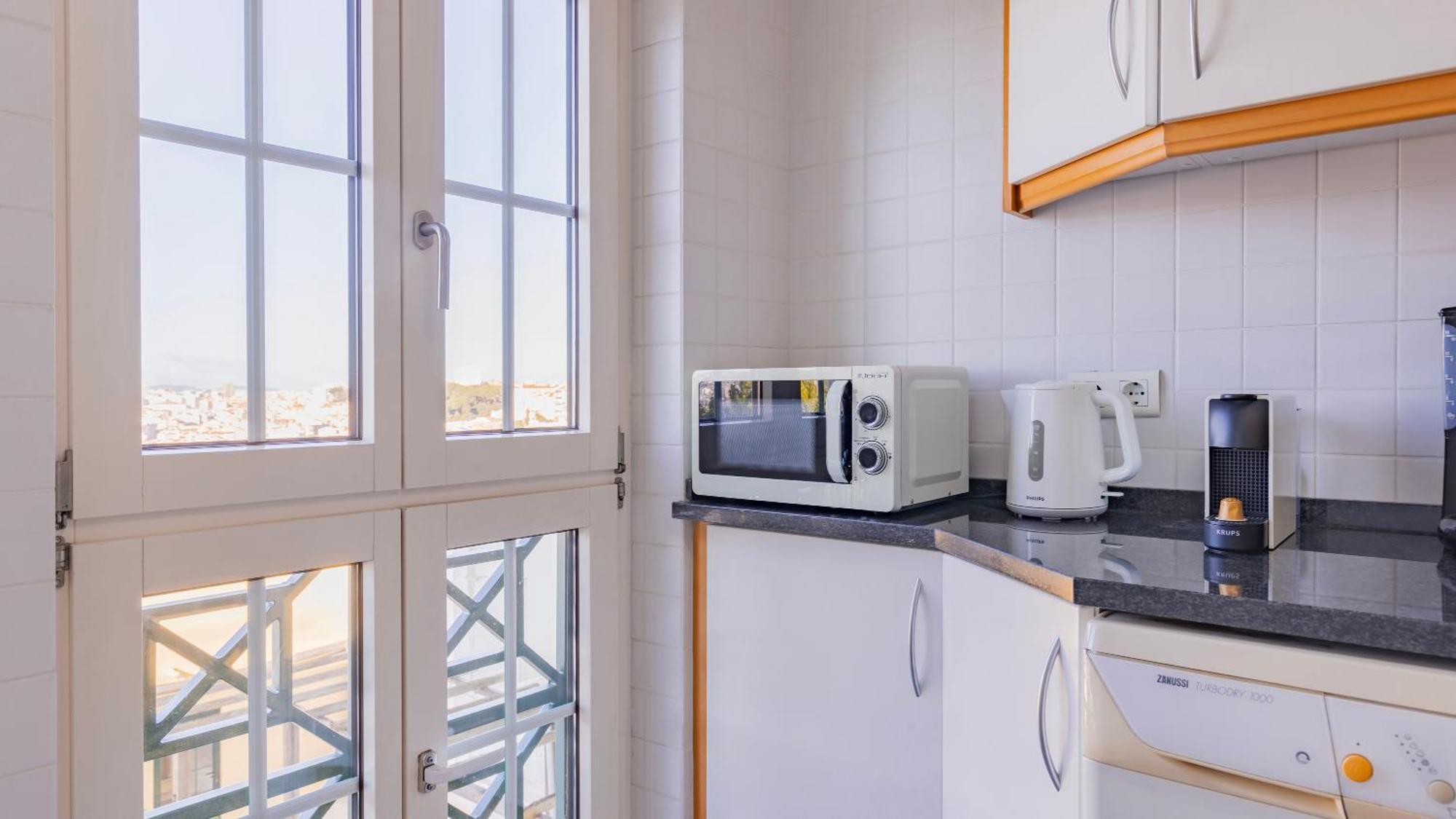 Stylish Apartment With Parking By Lovelystay Lisbon Exterior photo